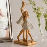 Figura Decorativa Wolff Resina Família Branco 10x7x20cm